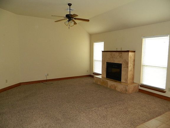 4th image of 1329 Saddle Rock Dr