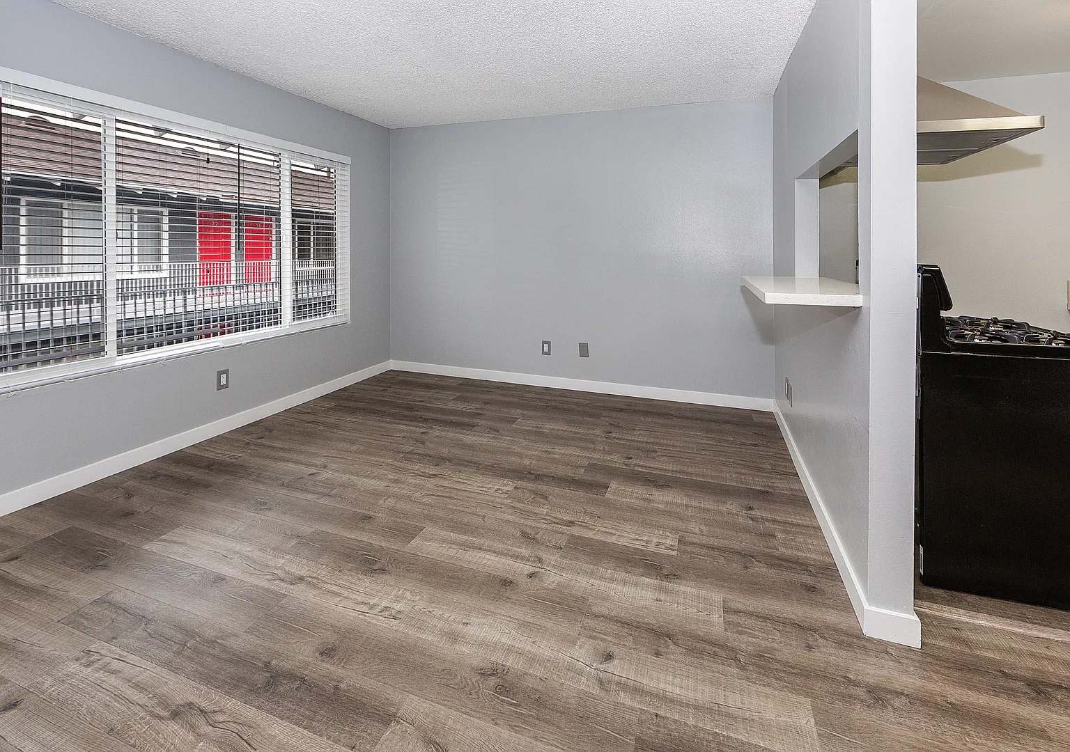 2455 Pasadena Avenue — Photo 1