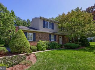 35 Devonshire Dr, Reading, PA 19610