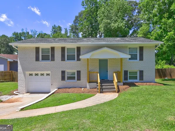 1026 Ponderosa Park Dr, Forest Park, GA 30297
