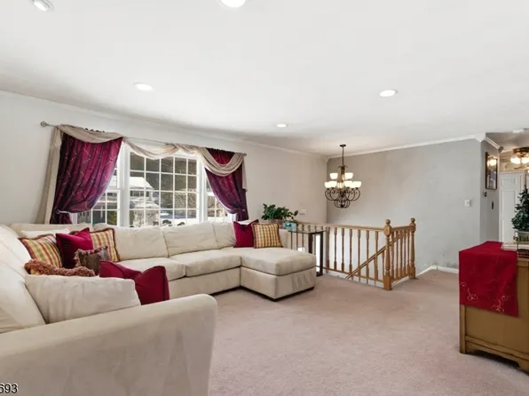 5 Downstream Dr, Mount Olive Twp., NJ 07836