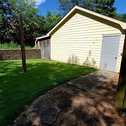 5th image of 1084 Old Roswell Rd