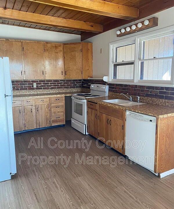 1st image of 4631 Oriole Ln