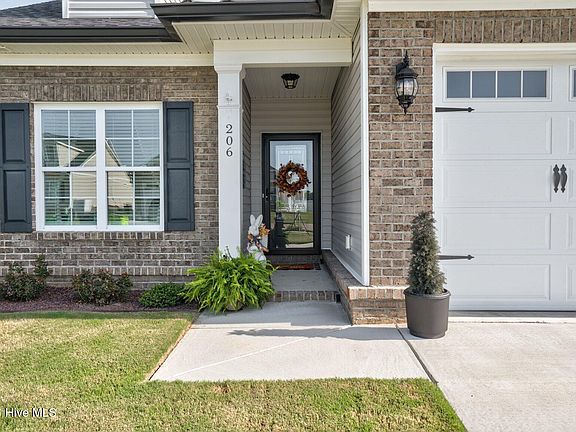 3rd image of 206 Brunswick Drive
