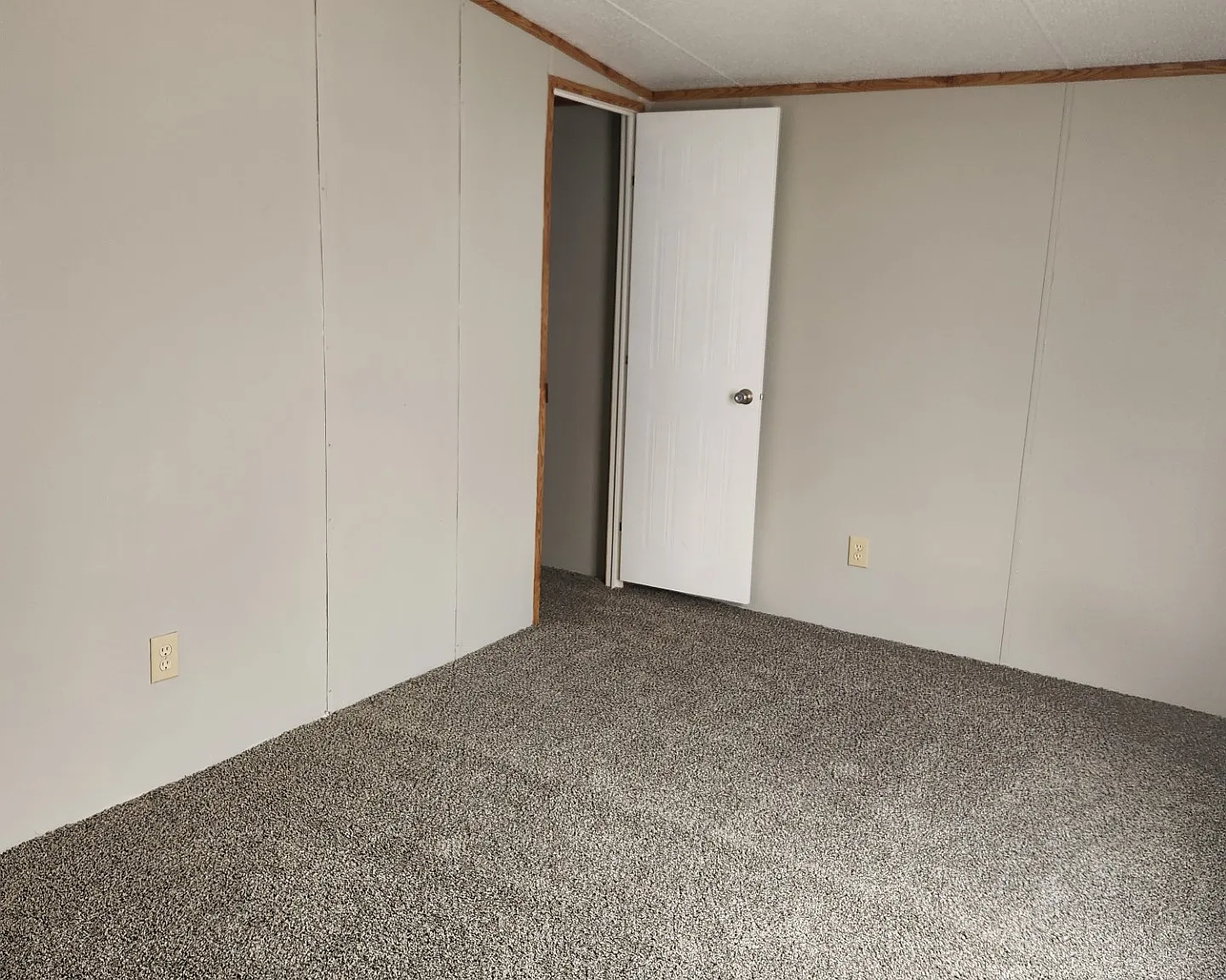 2 bed, $999 — Photo 4