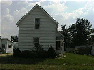 1st image of 909 E Votaw St