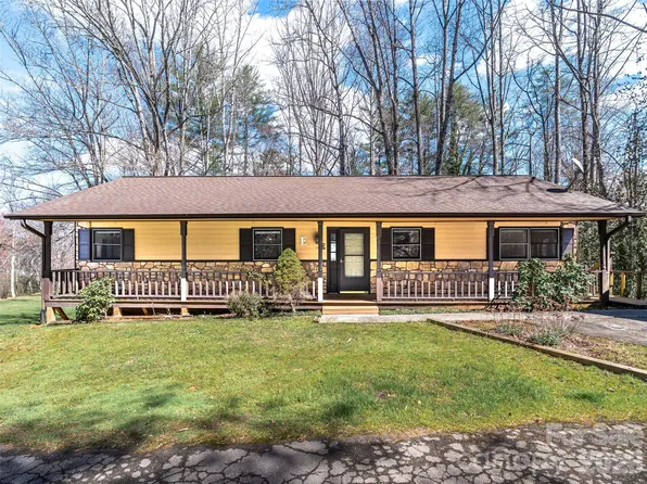 86 View De Lake Dr, Etowah, NC 28729