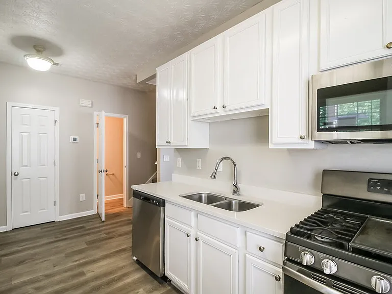 7567 Winderemere Park — Photo 9