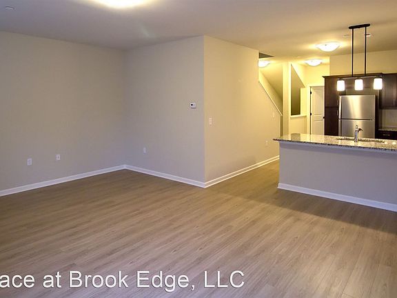 2nd image of 548 Campbell Ave #207