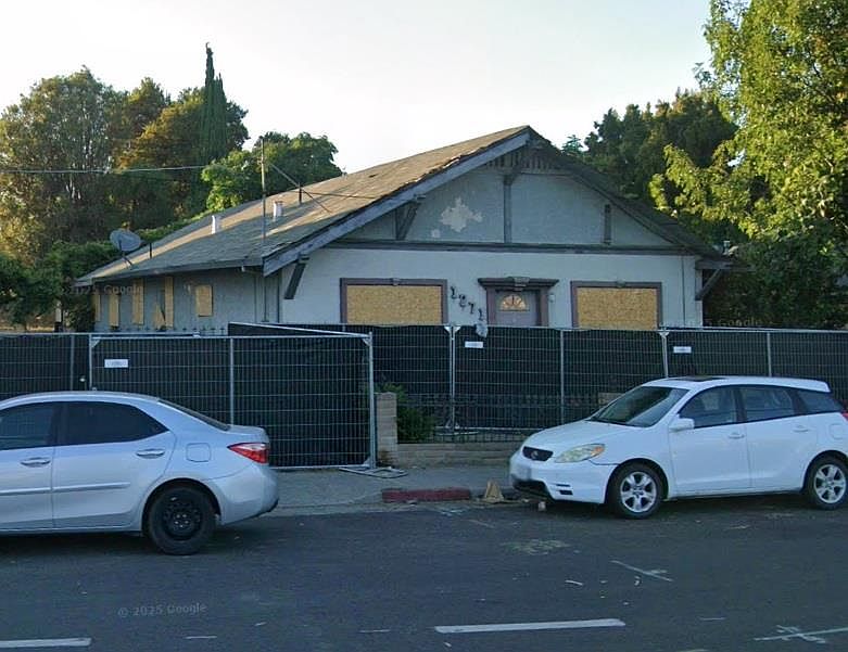 2nd image of 1271 E Julian St
