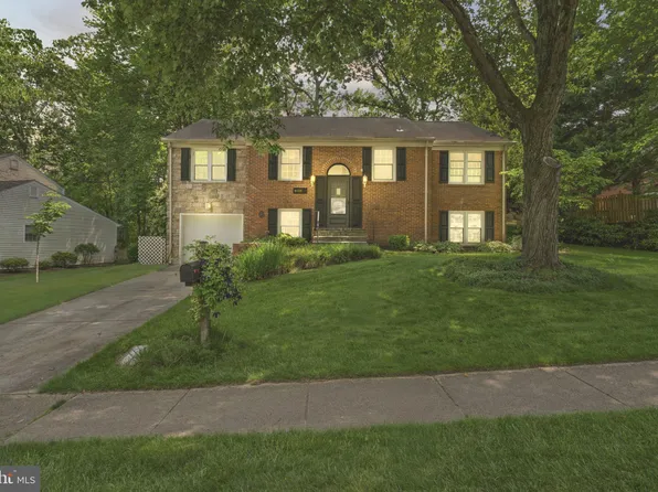 8009 Springfield Village Dr, Springfield, VA 22152