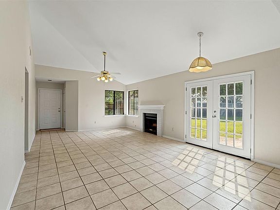 3rd image of 1100 Cloudcrest Ct