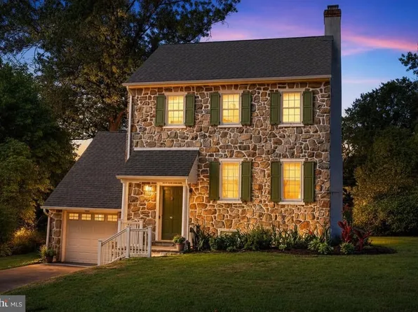 22 Carriage Ln, Norristown, PA 19401