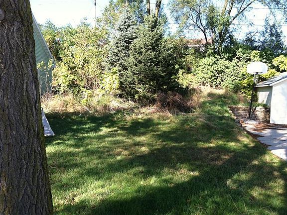 3rd image of 454 Upton Dr