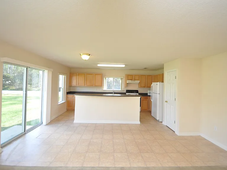 116 London Dr — Photo 6