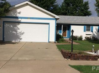 225 N Louise St, Chillicothe, IL 61523