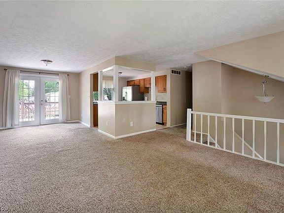 5th image of 206 Mayhill Dr