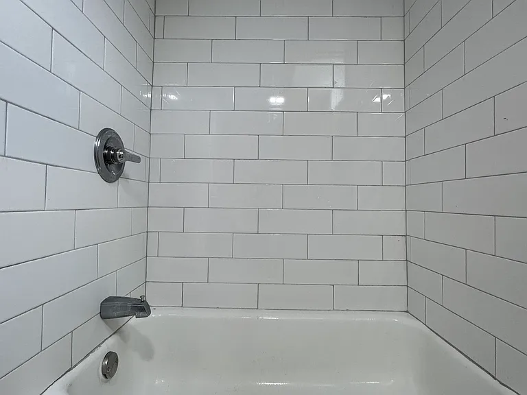 21 Prince Ave #C — Photo 8