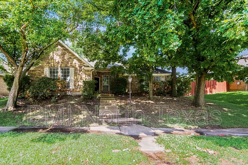 1st image of 4421 Crystal Ln