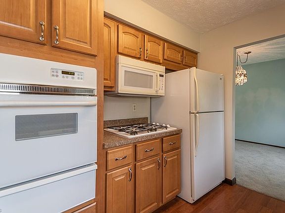 4th image of 7463 Truman Ct