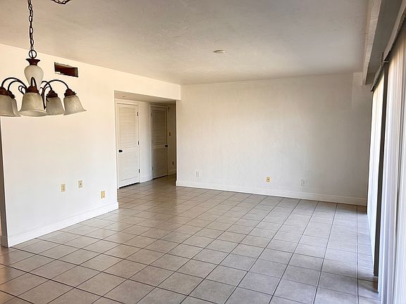 5th image of 4041 Abbey Ct