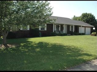 3609 Allendale Dr, Macon, MO 63552