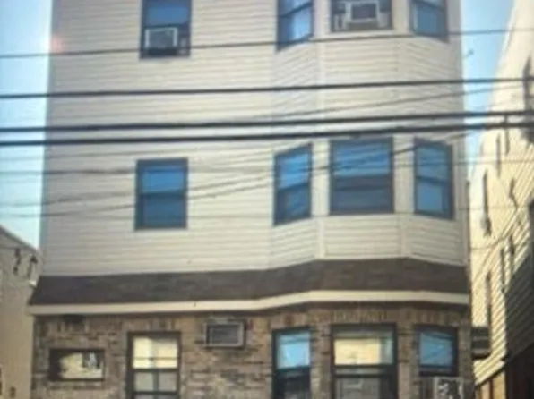 82 Prospect Avenue image 1 of 8