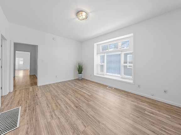 2nd image of 820 Brown St #1