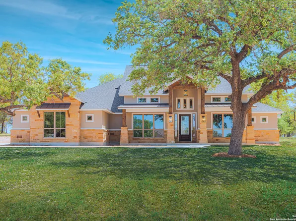 112 Hondo Vista, La Vernia, TX 78121