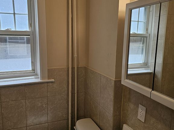 2nd image of 467 S 5th Ave APT 2