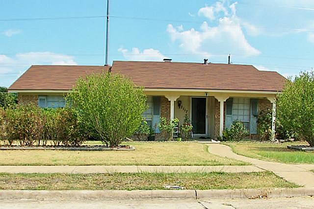 1st image of 2117 Clearfield Cir