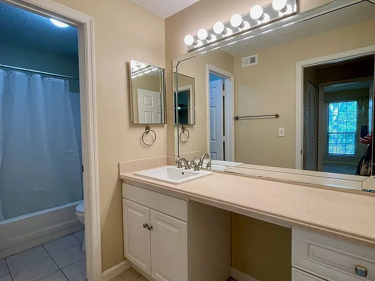 524 Granville Ct — Photo 15