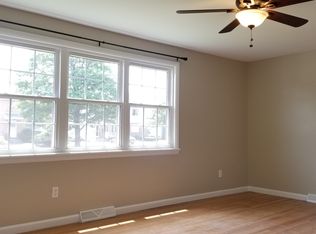 37 Sandy Ln, Buffalo, NY 14227