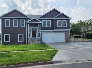 3716 SW Timber Ridge Ct, Topeka, KS 66610