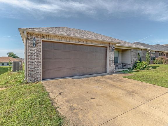 3rd image of 4017 Willow Ridge Dr