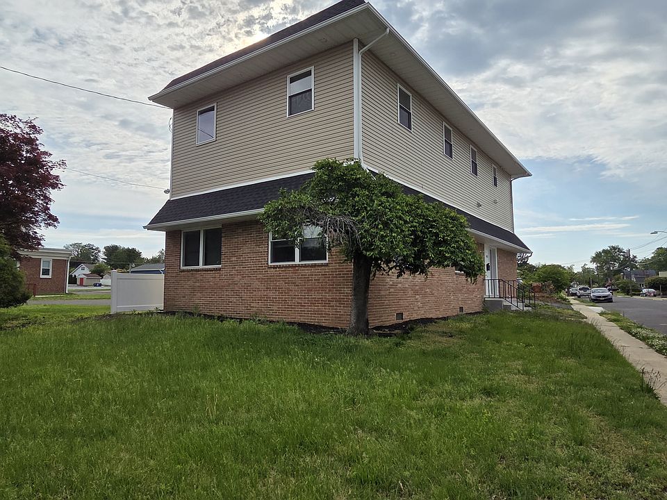 1st image of 102 E Clements Bridge Rd #2