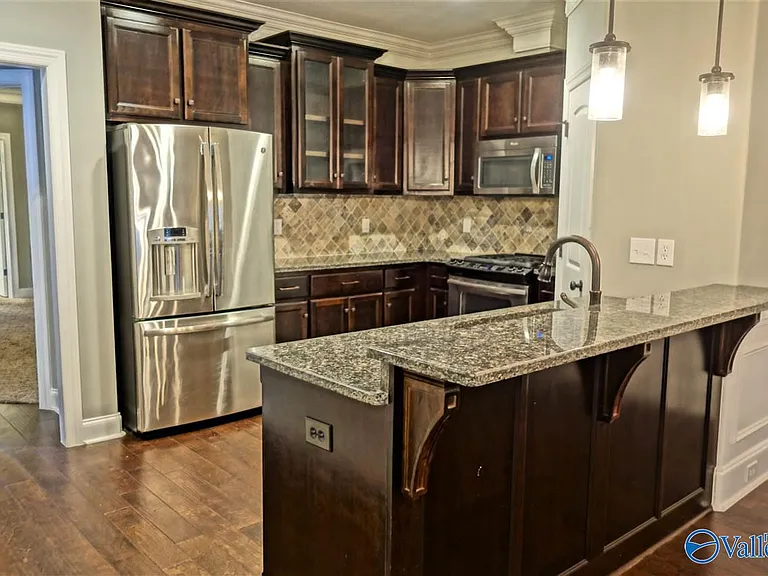 551 W Mossyleaf Dr — Photo 2