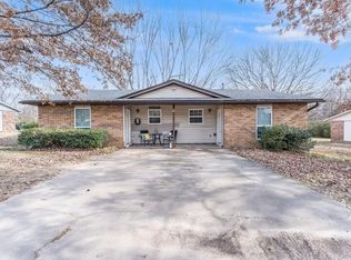 2316-2318 N Raven Ln, Fayetteville, AR 72704