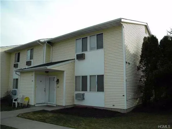 348 Ruth Ct, Middletown, NY 10940