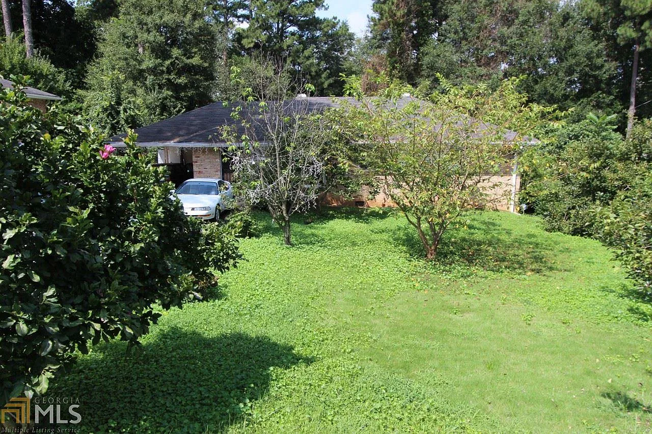 2880 Shallowford Rd NE photo 1