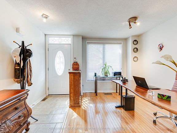 4th image of 140 Bathurst St #Townhouse 8