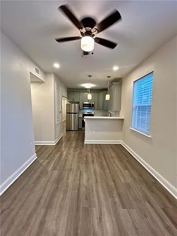 3 bed, 2.0 bath, 1250 sqft, $2,200 — Photo 2