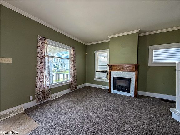 3rd image of 314 W Washington St