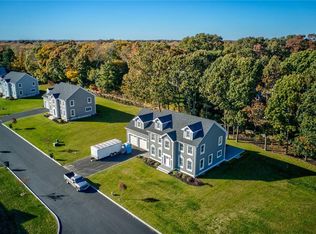 6 Fox Run Rd, Barrington, RI 02806