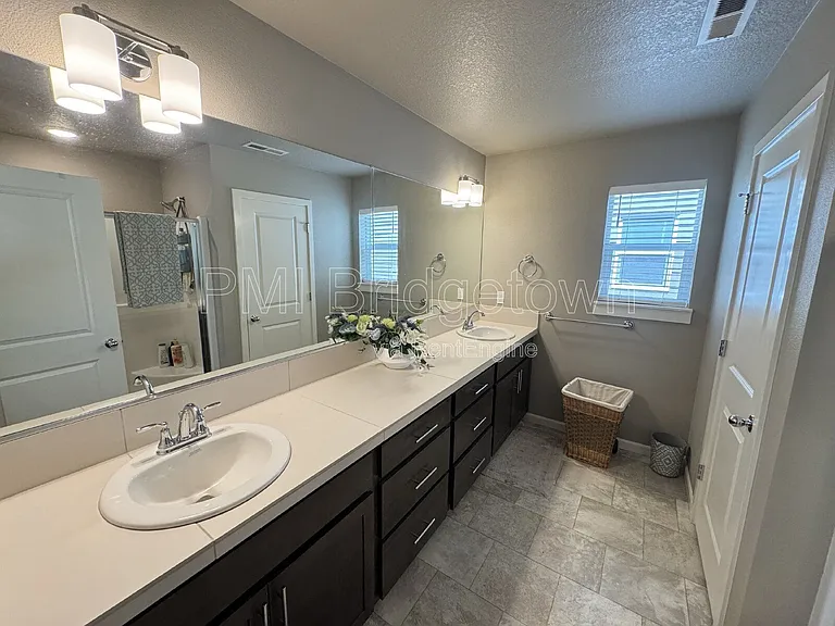 3715 SW 190th Ter — Photo 8