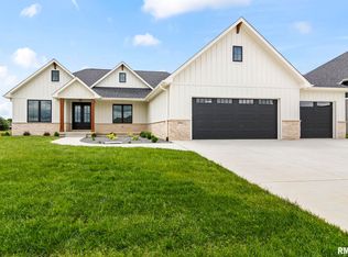 4704 Berkshire Xing, Springfield, IL 62711