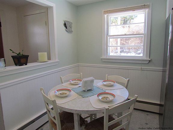 3rd image of 16 Lauretta Dr