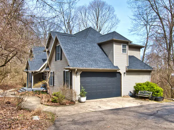 1238 Maplewood Dr, Niles, MI 49120