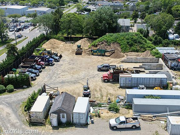 3rd image of 7 Airport Rd