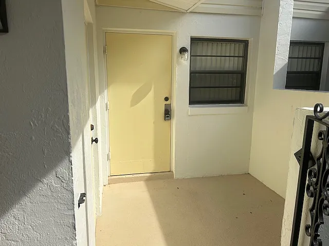 2 bed, 2.5 bath, 1400 sqft, $1,650 — Photo 2